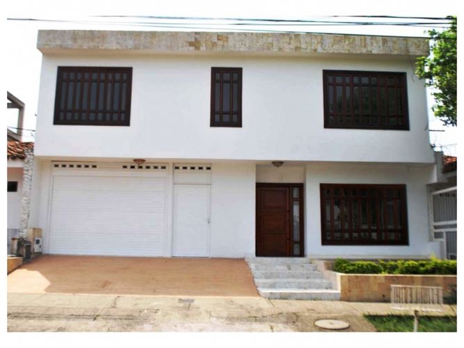 Casa de 6 alcobas en venta en La Flora, Cali, 320 m² · foto 3 de 24