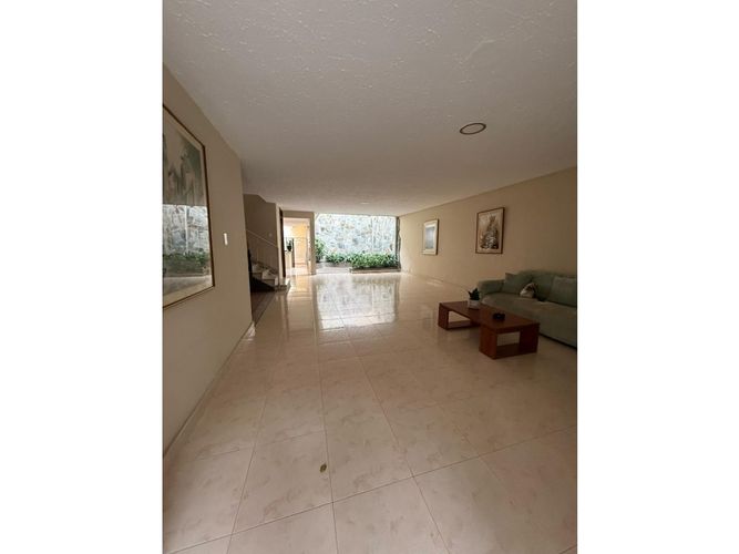 Casa de 4 alcobas en venta en San Fernando Nuevo, Cali, 290 m² · foto 3 de 21