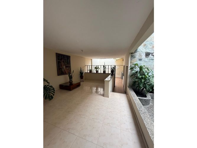Casa de 4 alcobas en venta en San Fernando Nuevo, Cali, 290 m² · foto 7 de 21