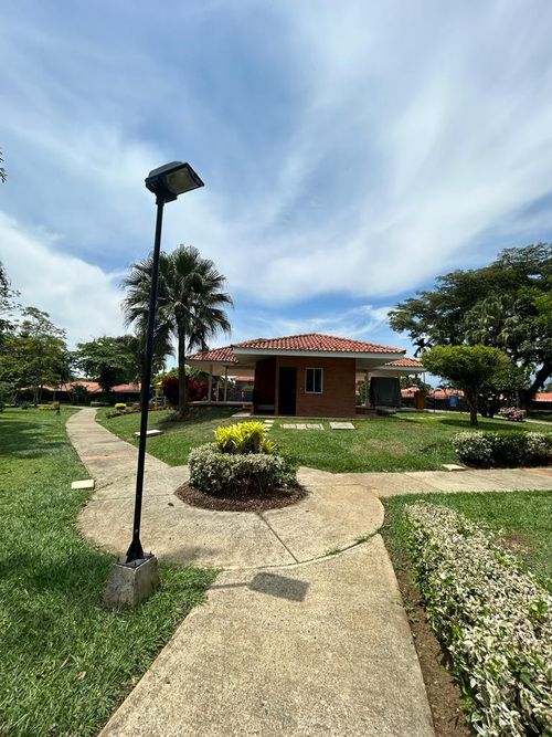 Casa de 5 alcobas en venta en El Castillo, Jamundí, 240 m² · foto 20 de 24