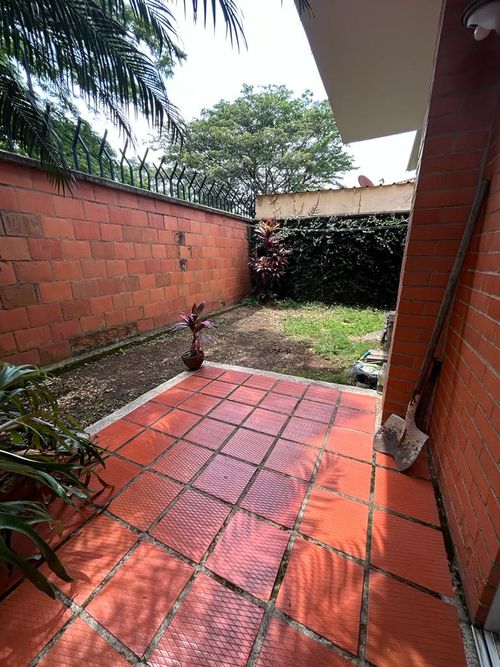 Casa de 5 alcobas en venta en El Castillo, Jamundí, 240 m² · foto 7 de 24