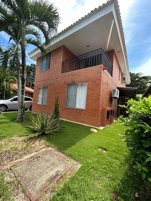 Casa de 5 alcobas en venta en El Castillo, Jamundí, 240 m² · foto 14 de 24