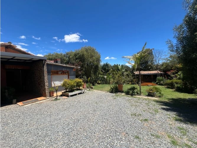 Casa de 3 alcobas en venta en Escobero, Envigado, 160 m² · foto 2 de 17