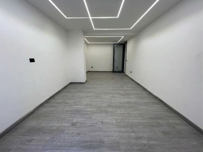 Local en arriendo en La Castellana, Medellín, 26 m² · foto 3 de 4