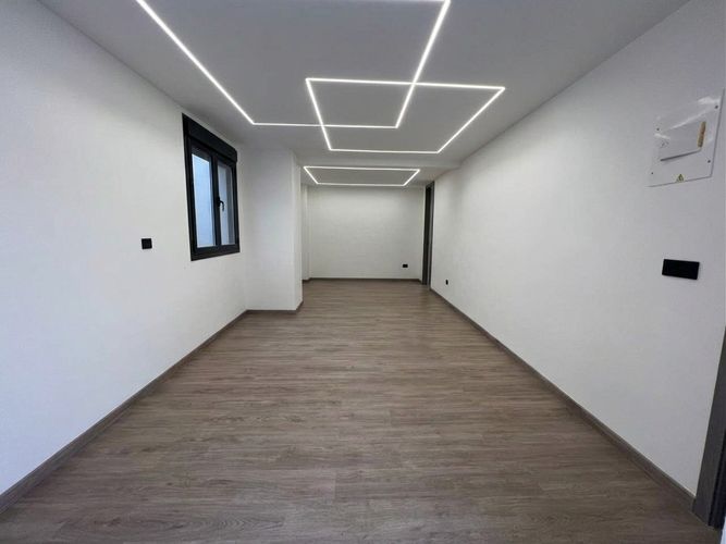 Local en arriendo en La Castellana, Medellín, 26 m² · foto 2 de 4