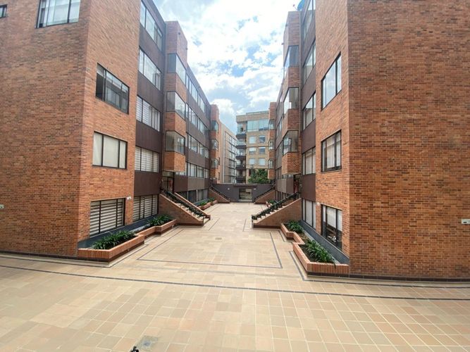 Apartamento de 2 alcobas en venta en Bella Suiza, Bogotá, 64 m² · foto 3 de 23