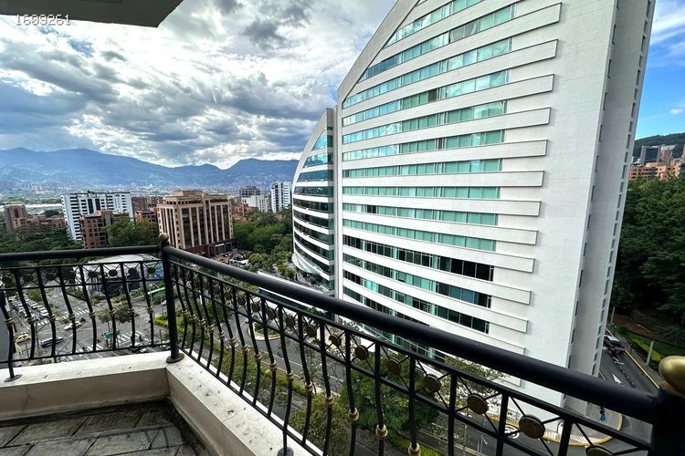 Apartamento de 3 alcobas en arriendo en Los Parra, Medellín, 180 m² · foto 8 de 24