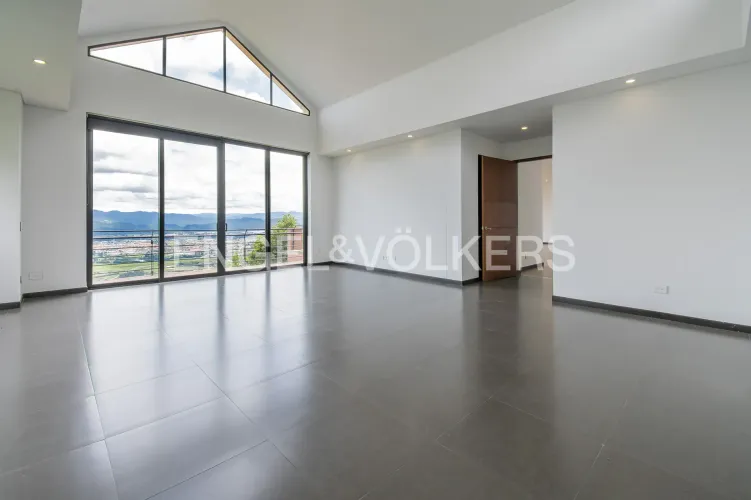 Casa de 4 alcobas en venta en Yerbabuena, Chía, 482 m² · foto 4 de 16