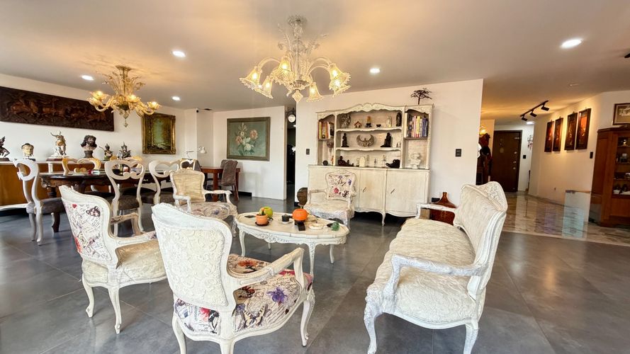 Apartamento de 5 alcobas en venta en La Candelaria, Medellín, 288 m² · foto 3 de 24