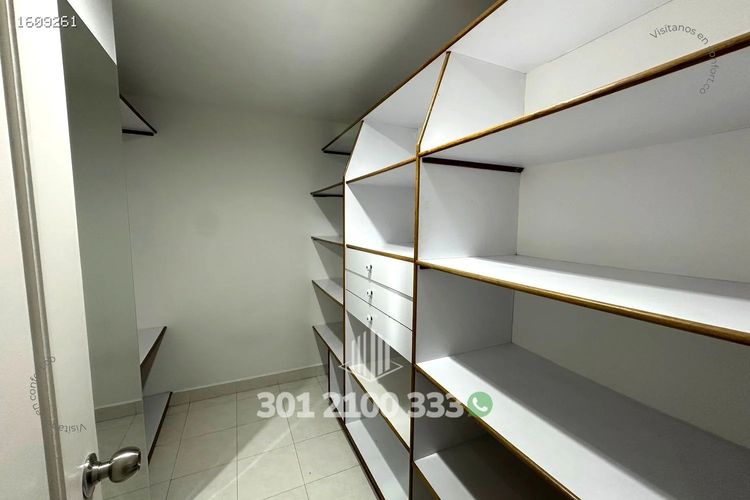 Apartamento de 3 alcobas en arriendo en Los Parra, Medellín, 180 m² · foto 20 de 24