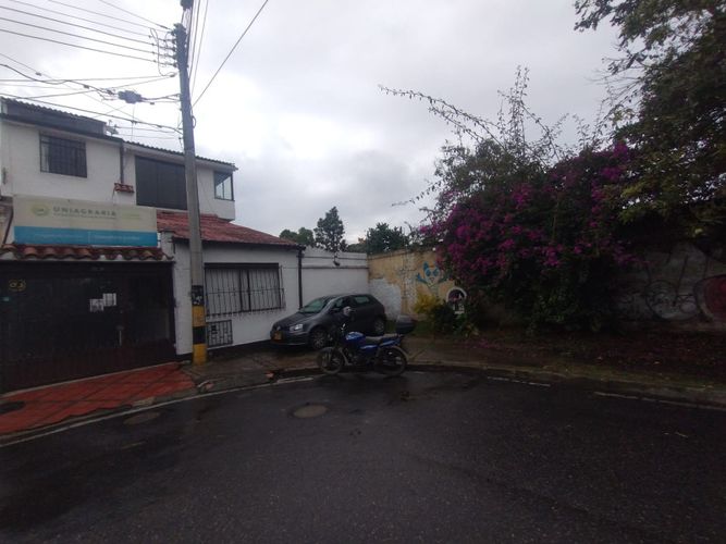 Casa de 5 alcobas en venta en Villa Del Prado, Bogotá, 141 m² · foto 3 de 15
