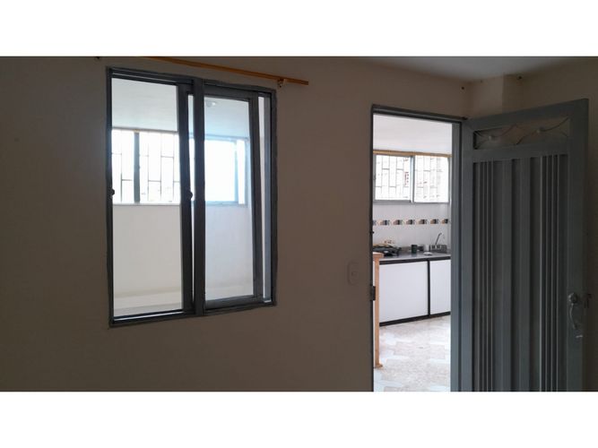 Apartamento de 4 alcobas en venta en La Candelaria, Guarne, 105 m² · foto 2 de 24