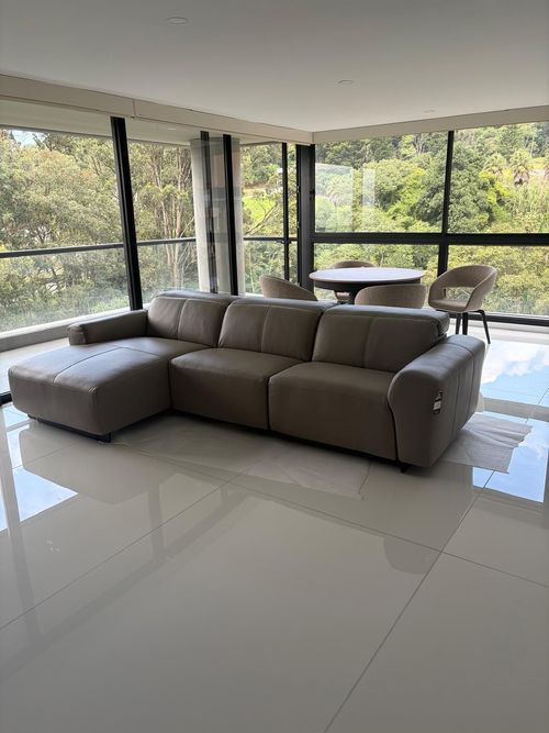 Apartamento de 2 alcobas en venta en El Poblado, Medellín, 139 m² · foto 3 de 11
