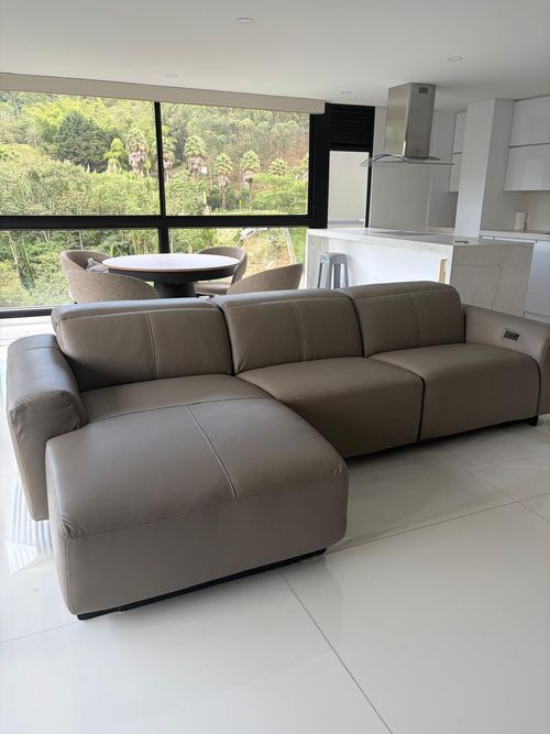 Apartamento de 2 alcobas en venta en El Poblado, Medellín, 139 m² · foto 4 de 11