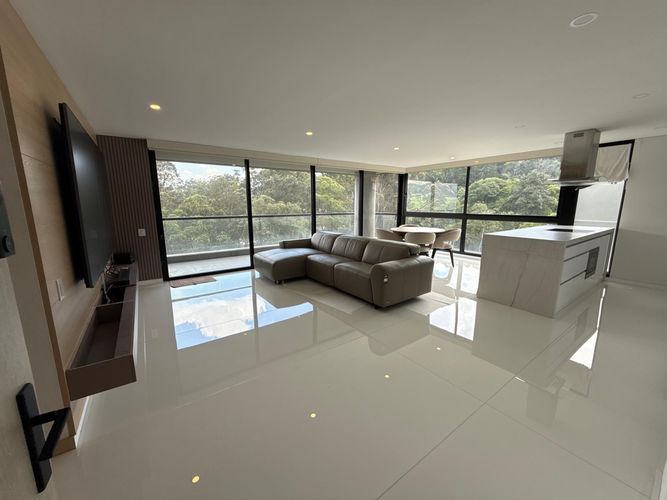 Apartamento de 2 alcobas en venta en El Poblado, Medellín, 139 m² · foto 6 de 11