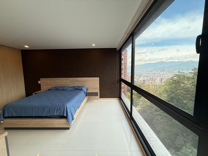Apartamento de 2 alcobas en venta en El Poblado, Medellín, 139 m² · foto 10 de 11