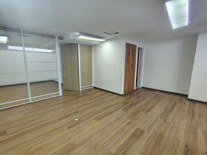 Oficina en arriendo en El Poblado, Medellín, 138 m² · foto 6 de 17
