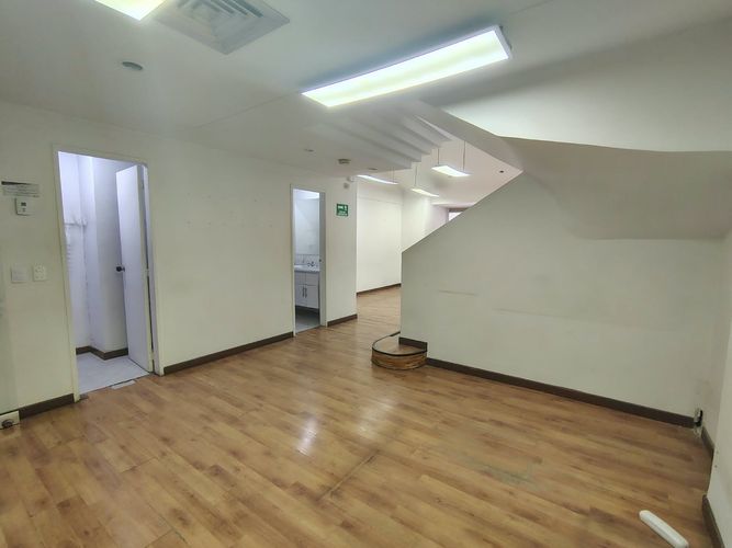 Oficina en arriendo en El Poblado, Medellín, 138 m² · foto 5 de 17