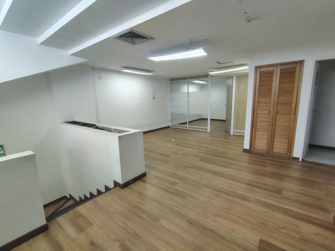 Oficina en arriendo en El Poblado, Medellín, 138 m² · foto 3 de 17