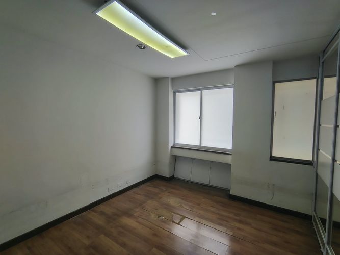 Oficina en arriendo en El Poblado, Medellín, 138 m² · foto 9 de 17