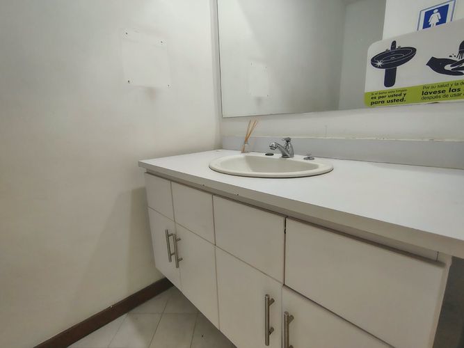 Oficina en arriendo en El Poblado, Medellín, 138 m² · foto 17 de 17