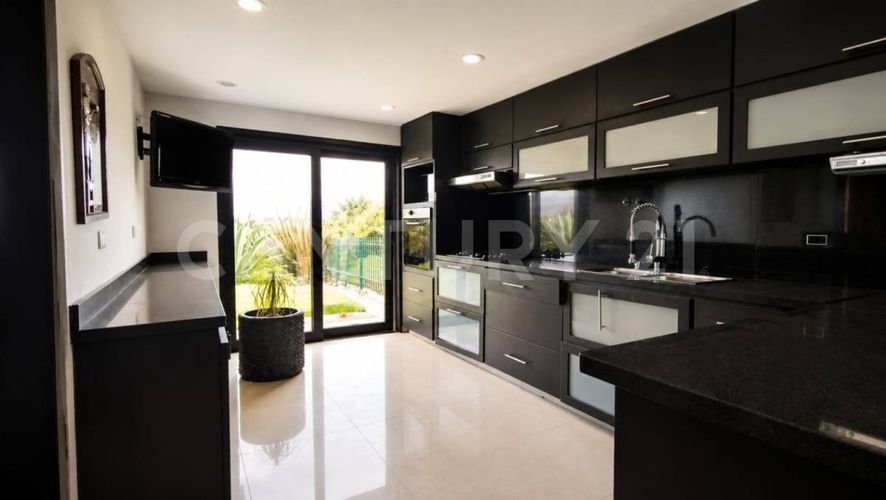 Casa de 3 alcobas en venta en San Jose De Bavaria, Bogotá, 350 m² · foto 6 de 21