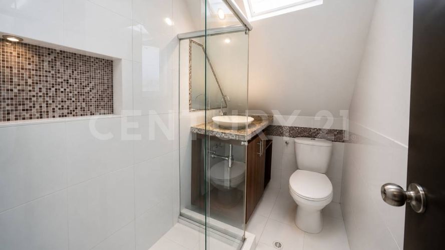 Casa de 3 alcobas en venta en San Jose De Bavaria, Bogotá, 350 m² · foto 20 de 21
