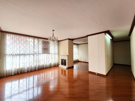 Apartamento en venta en Santa Barbara Central, Bogotá · foto 2 de 24