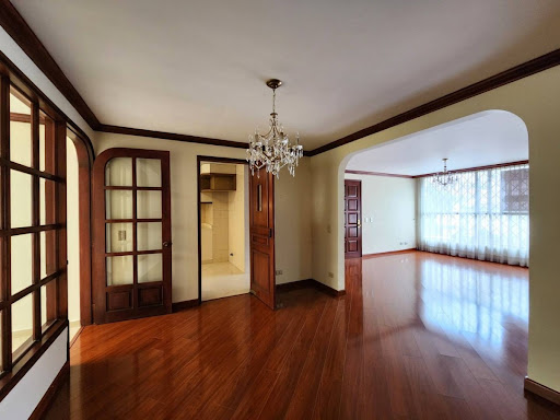 Apartamento en venta en Santa Barbara Central, Bogotá · foto 4 de 24