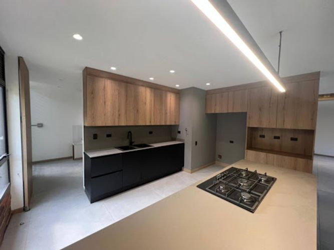 Apartamento de 2 alcobas en arriendo en Loma Del Campestre, Medellín, 204 m² · foto 4 de 24