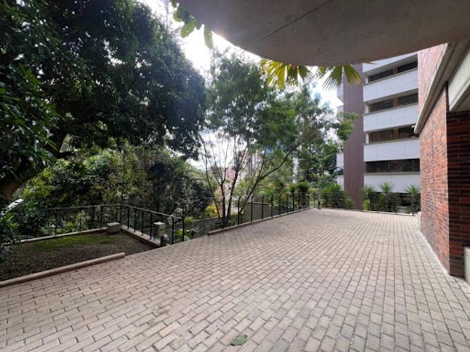 Apartamento de 2 alcobas en arriendo en Loma Del Campestre, Medellín, 204 m² · foto 17 de 24