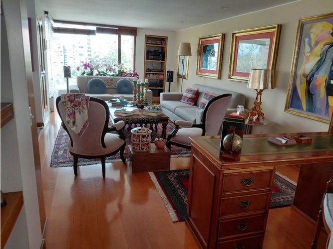 Apartamento de 3 alcobas en venta en La Cabrera, Bogotá, 237 m² · foto 3 de 20