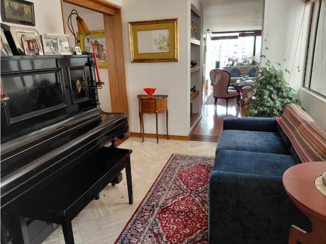 Apartamento de 3 alcobas en venta en La Cabrera, Bogotá, 237 m² · foto 9 de 20
