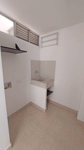 Apartamento de 3 alcobas en arriendo en Loma De Los Bernal, Medellín, 90 m² · foto 6 de 21