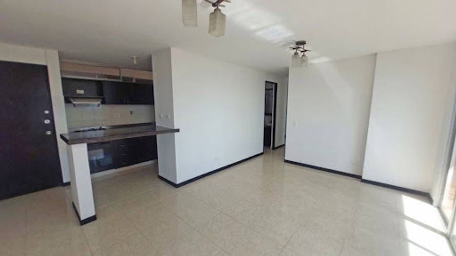 Apartamento de 3 alcobas en arriendo en Loma De Los Bernal, Medellín, 90 m² · foto 9 de 21