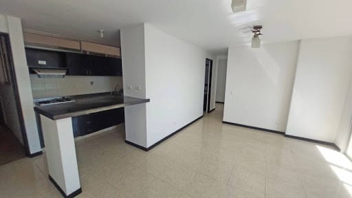 Apartamento de 3 alcobas en arriendo en Loma De Los Bernal, Medellín, 90 m² · foto 10 de 21
