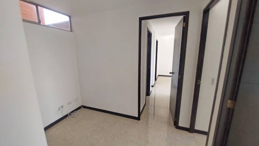 Apartamento de 3 alcobas en arriendo en Loma De Los Bernal, Medellín, 90 m² · foto 13 de 21