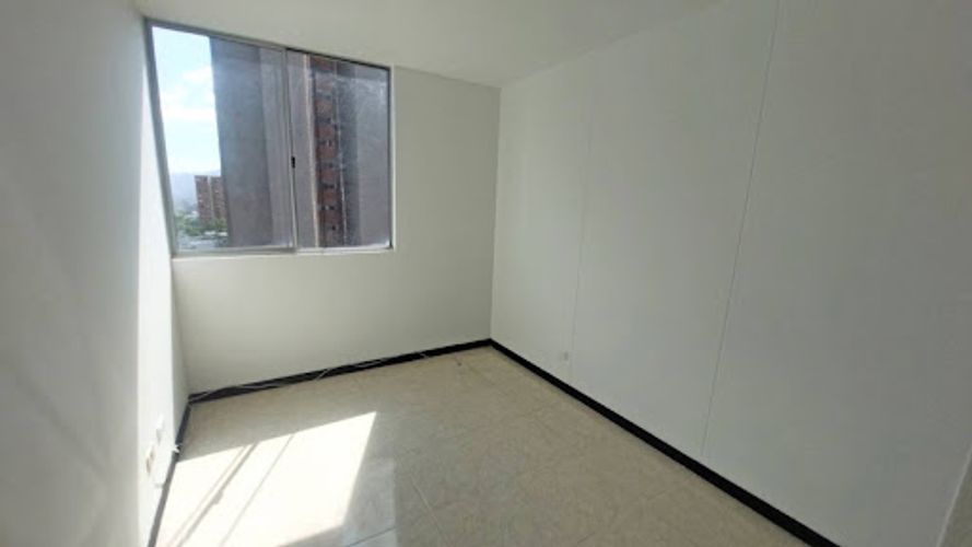 Apartamento de 3 alcobas en arriendo en Loma De Los Bernal, Medellín, 90 m² · foto 14 de 21