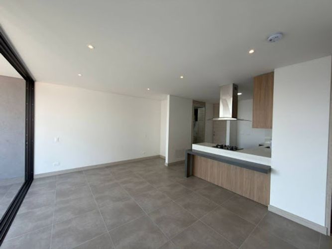 Apartamento de 1 alcoba en arriendo en Loma De Los Gonzalez, Medellín, 65 m² · foto 5 de 14
