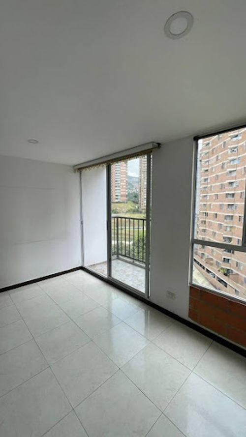 Apartamento de 3 alcobas en arriendo en Calasanz, Medellín, 52 m² · foto 3 de 18