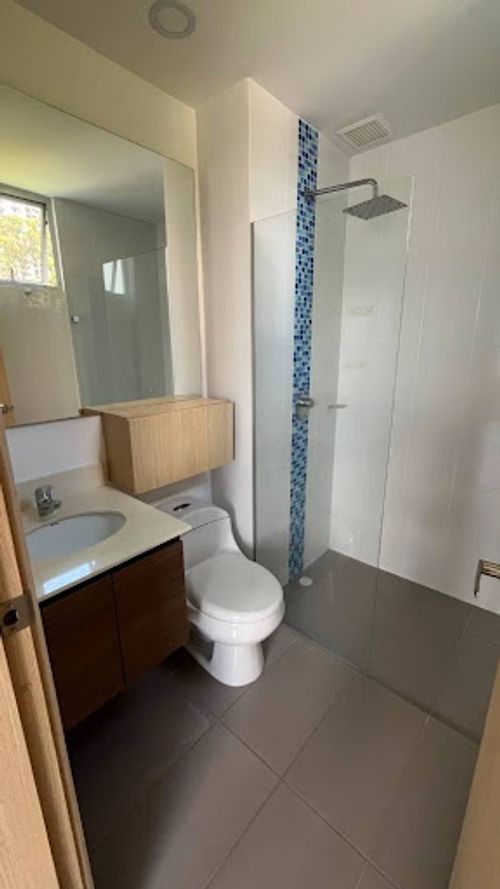 Apartamento de 2 alcobas en arriendo en Loma Del Indio, Medellín, 90 m² · foto 6 de 9