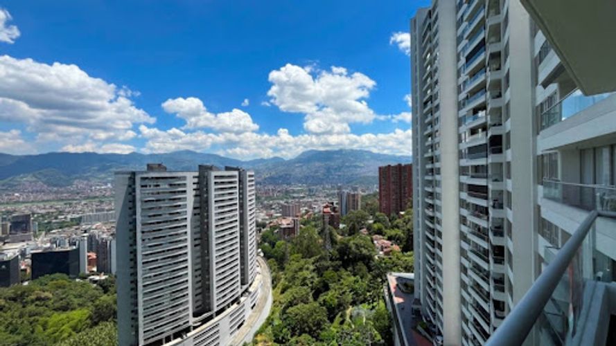 Apartamento de 2 alcobas en arriendo en Loma Del Indio, Medellín, 90 m² · foto 8 de 9