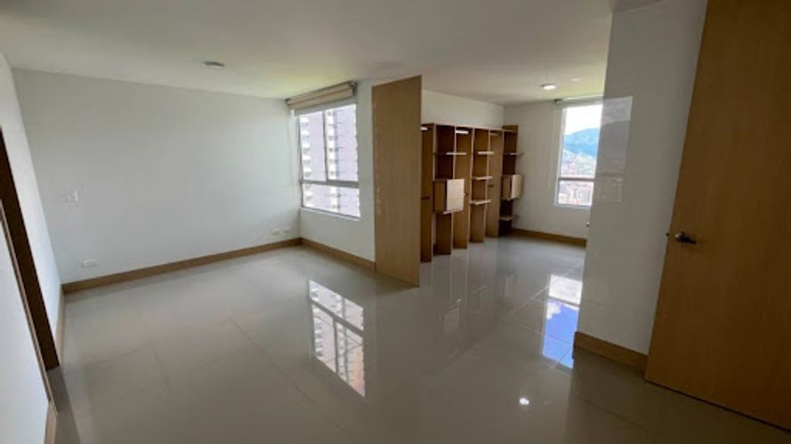 Apartamento de 2 alcobas en arriendo en Loma Del Indio, Medellín, 90 m² · foto 9 de 9