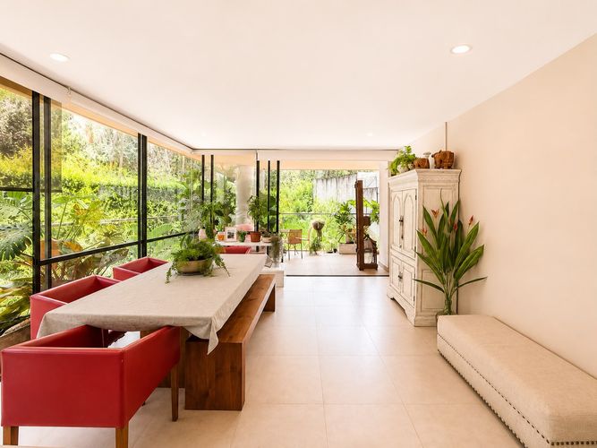 Apartamento de 3 alcobas en venta en Bretaña, Cali, 221 m² · foto 2 de 19