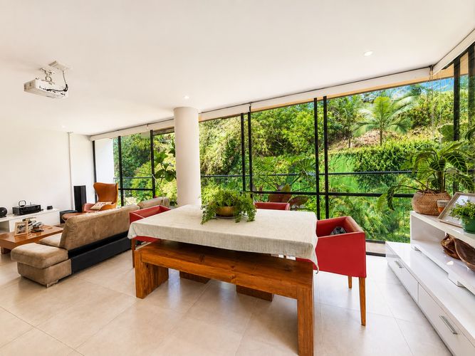 Apartamento de 3 alcobas en venta en Bretaña, Cali, 221 m² · foto 3 de 19