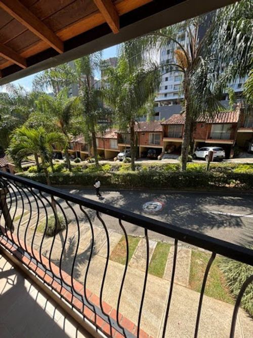 Casa de 3 alcobas en venta en La Cuenca, Envigado, 180 m² · foto 2 de 24
