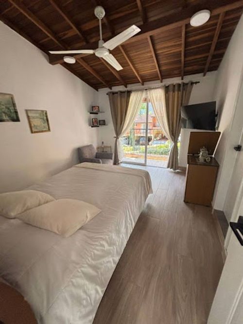 Casa de 3 alcobas en venta en La Cuenca, Envigado, 180 m² · foto 7 de 24