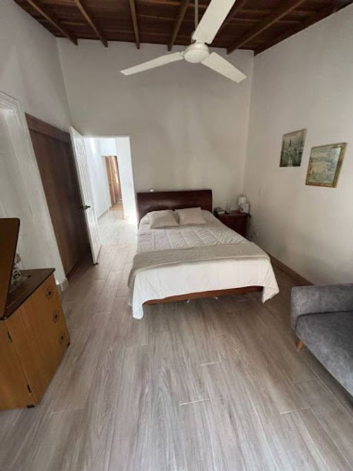 Casa de 3 alcobas en venta en La Cuenca, Envigado, 180 m² · foto 14 de 24