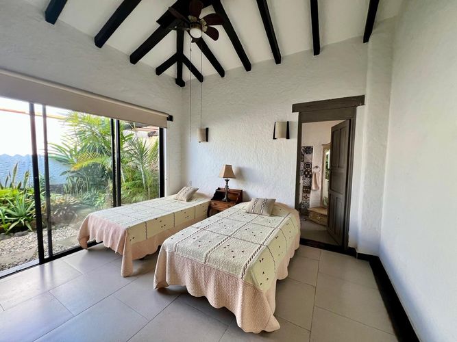 Casa de 3 alcobas en venta en Ciudad Jardin, Cali, 1136 m² · foto 8 de 14