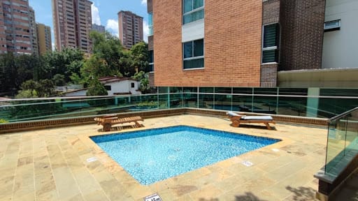 Apartamento de 3 alcobas en arriendo en Castropol, Medellín, 152 m² · foto 8 de 24